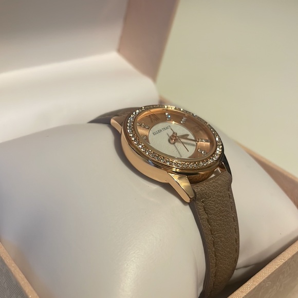 Watch - Picture 3 of 3